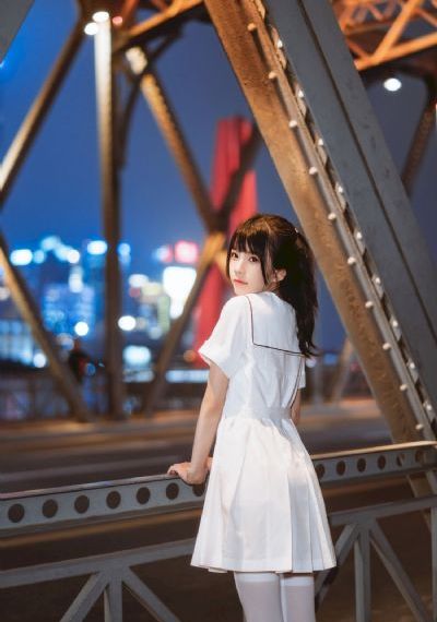 广告女朗_影视大全免费在线观看播放